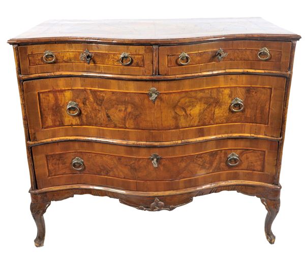 Louis XV Venetian chest of drawers in walnut