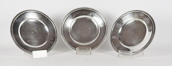 Three round saucers in Sterling Silver 925 gr 700
