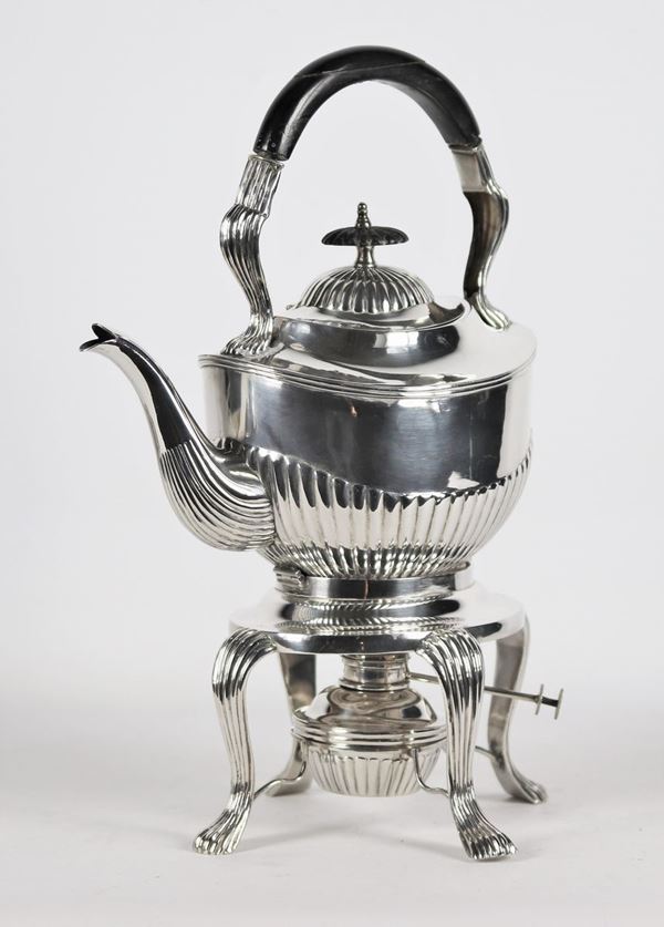 Samovar in Tientsin Yeching sterling silver with 1120 gr