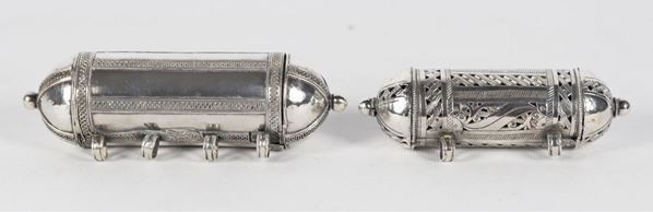 Lot of two small oriental silver parchment holders 160 gr
