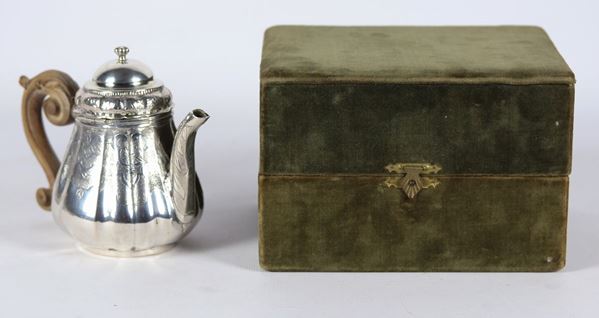 Antica piccola caffettiera orientale in argento gr 230