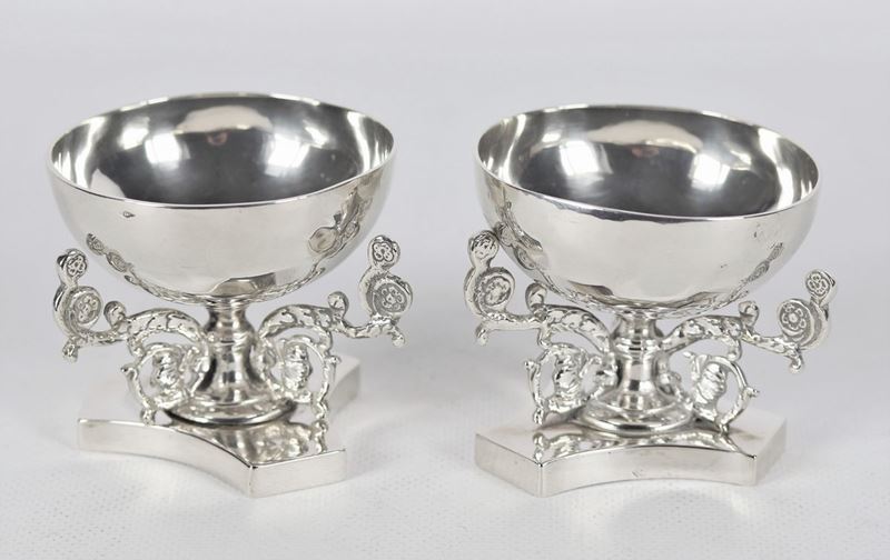 Coppia di antiche saliere romane in argento gr 260