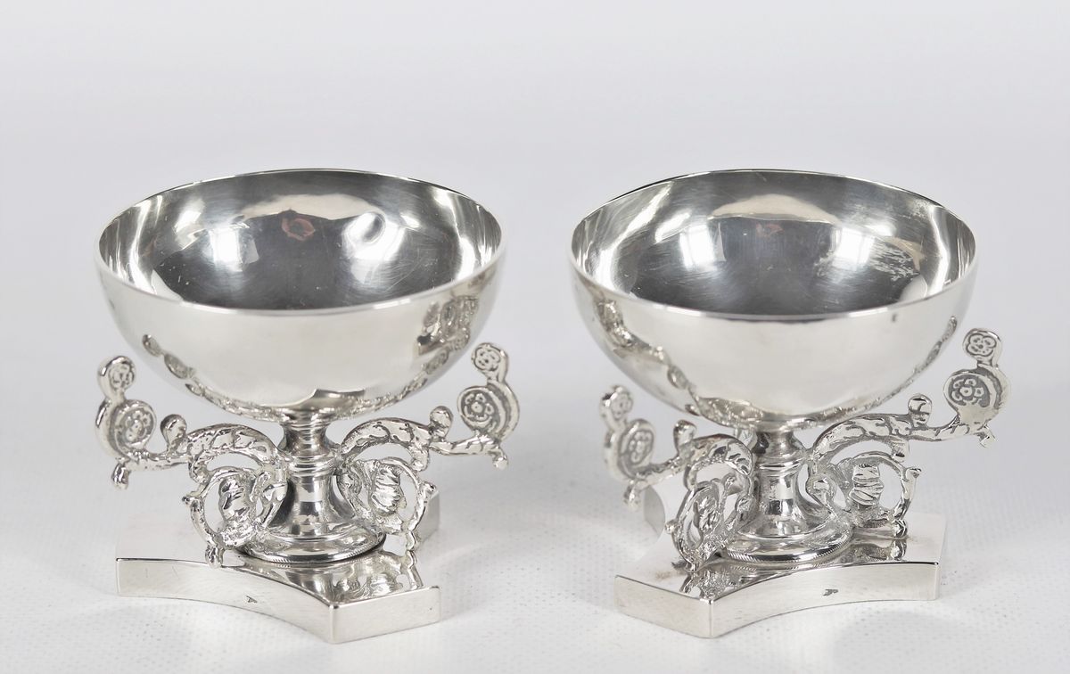 Coppia di antiche saliere romane in argento gr 260