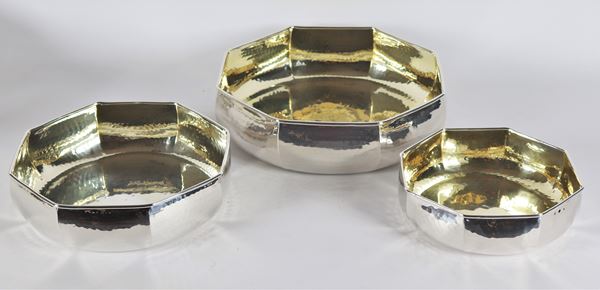 Lot of three octagonal fruit bowls in silver-plated and hammered metal