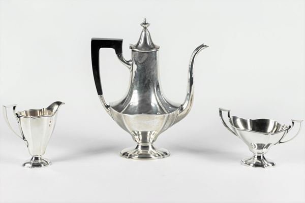 Coffee service in chiseled silver