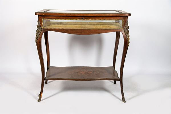 Showcase center table