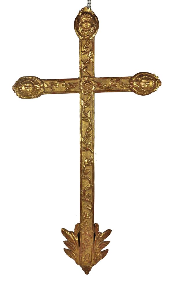 Antica grande croce siciliana in legno dorato