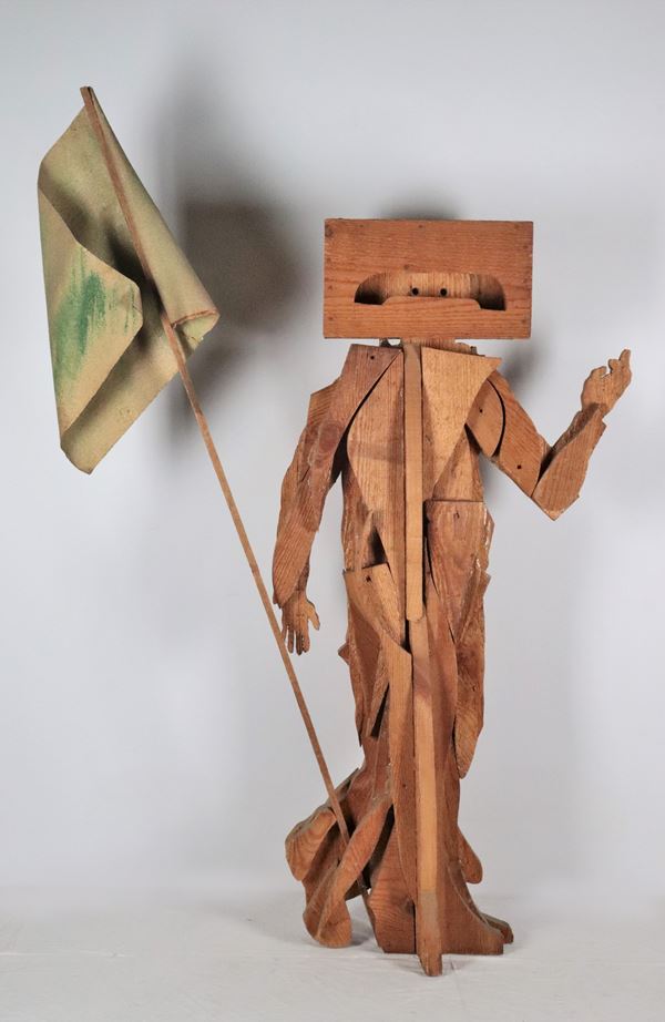 Mario Ceroli - &quot;Guerriero con stendardo&quot; scultura in legno