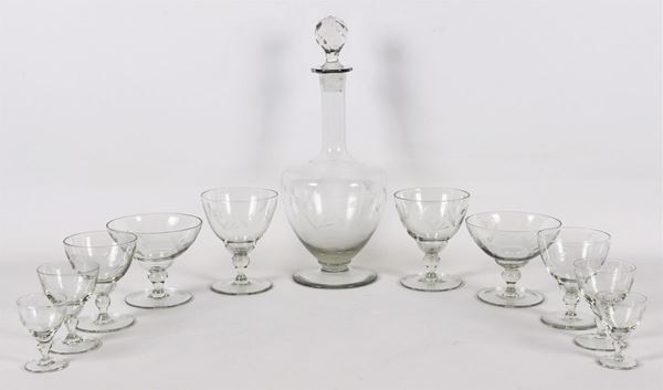 Servizio di bicchieri in cristallo inciso a motivi di fiori  (30 pz)