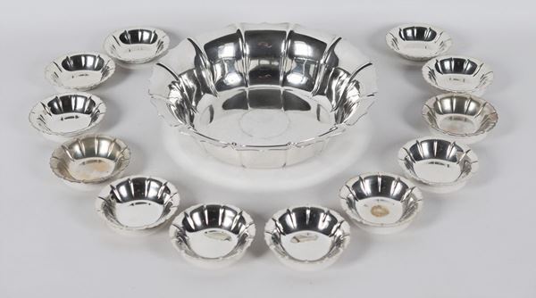 Lotto di una ciotola grande e dodici ciotoline in argento Sterling 925 gr 1060