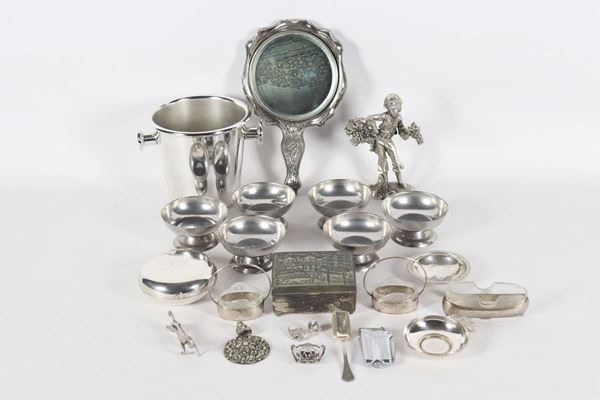 Lotto in metallo argentato   - Asta Antiquariato proveniente da Palazzetto Nobiliare nelle Marche - Gelardini Aste Casa d'Aste Roma