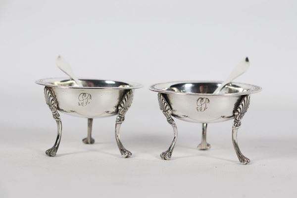 Pair of Neapolitan salt cellars in silver in the shape of a tripod with teaspoons gr 180