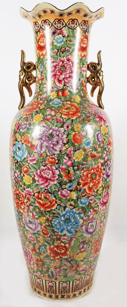 Large Chinese porcelain vase