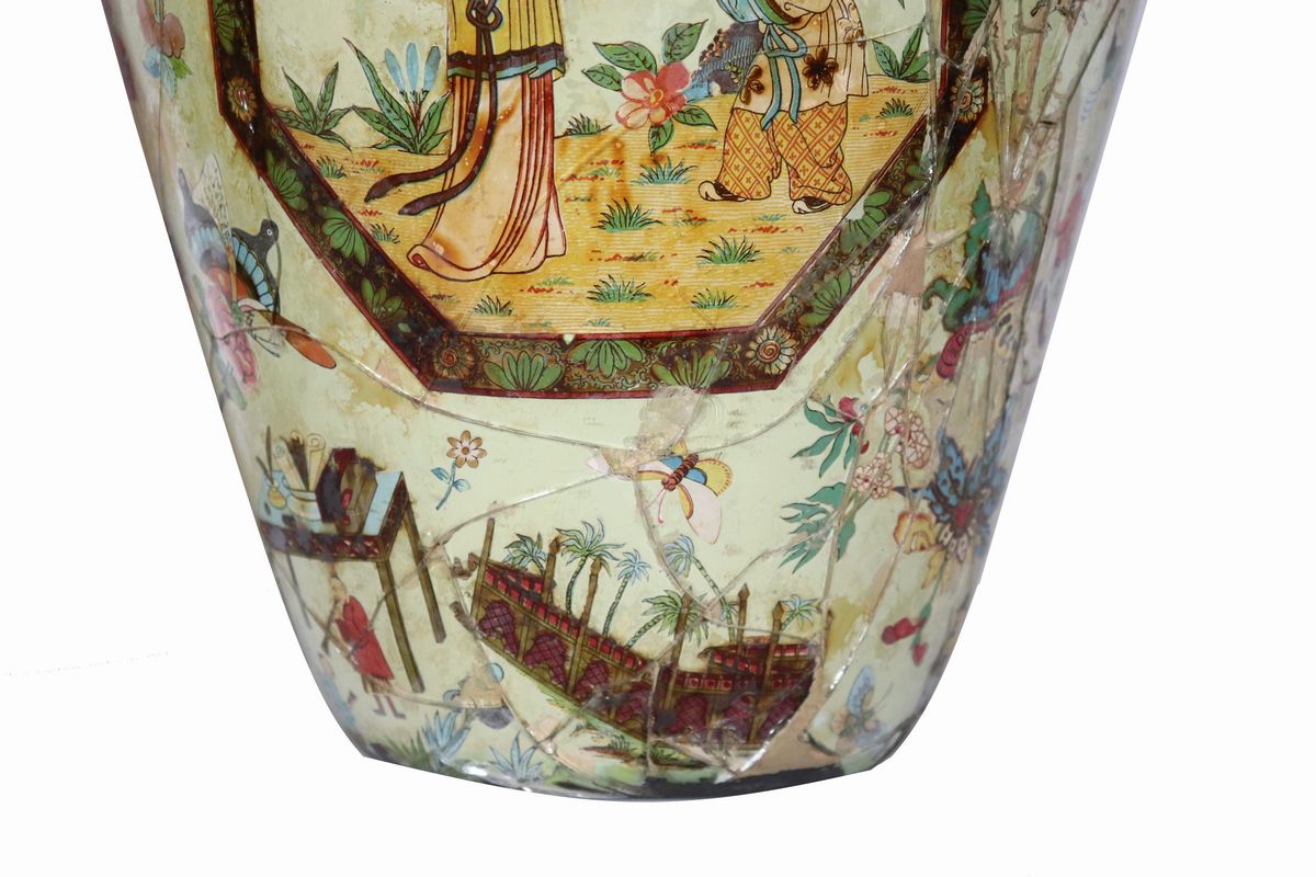 Coppia di potiches dipinte sottovetro