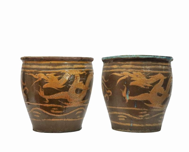 Coppia di grandi cachepots cinesi in gres porcellanato