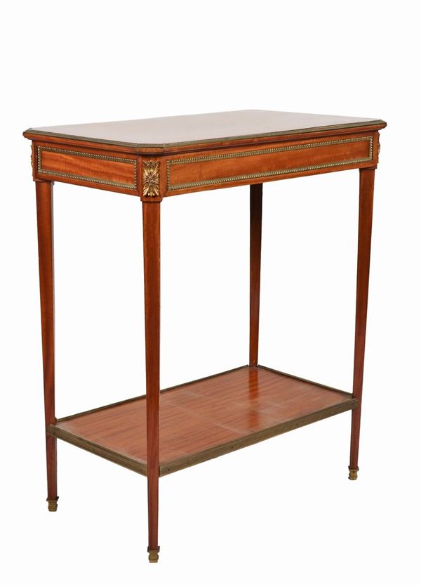 Napoleon III coffee table in satin wood