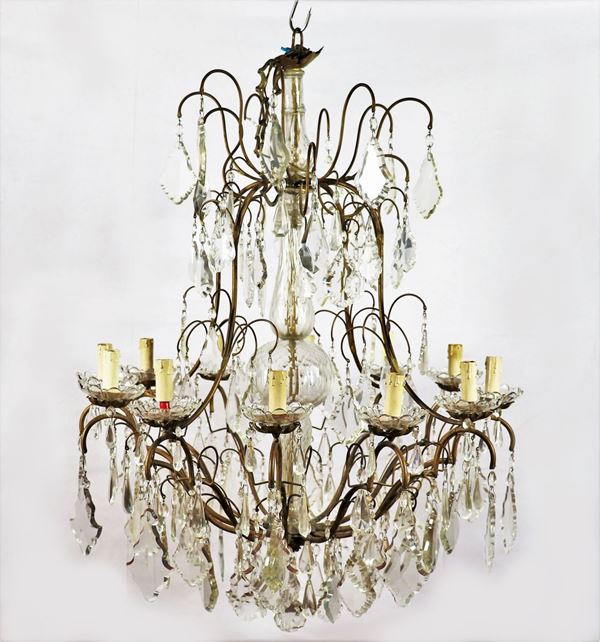 French chandelier in crystal and bronze of the Louis XV line
