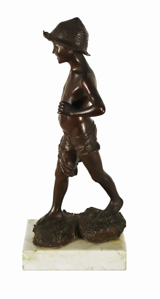 Scultura napoletana in bronzo "Pescatorello". Firmato.