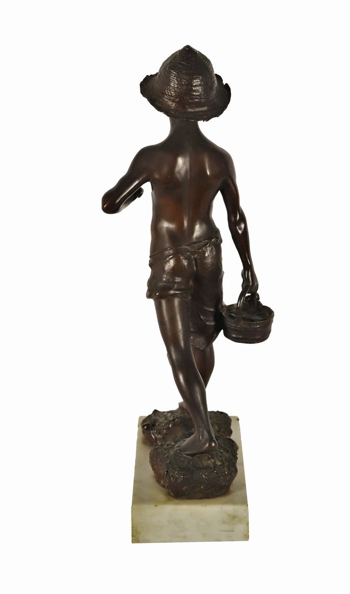 Scultura napoletana in bronzo "Pescatorello". Firmato.