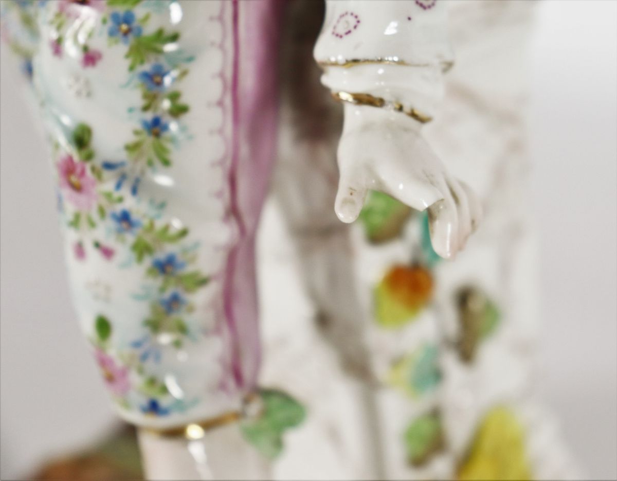 Scultura in porcellana di Meissen "Fanciullo"