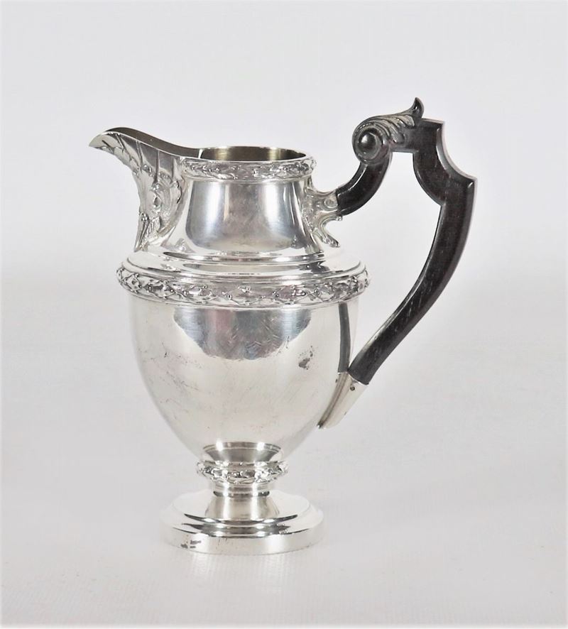 Piccola lattiera in argento gr.183