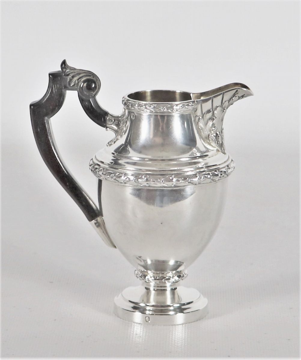 Piccola lattiera in argento gr.183