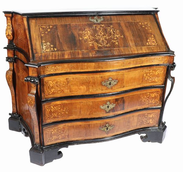 Roman Louis XV flap in walnut and rosewood with boxwood inlays with floral scroll motifs