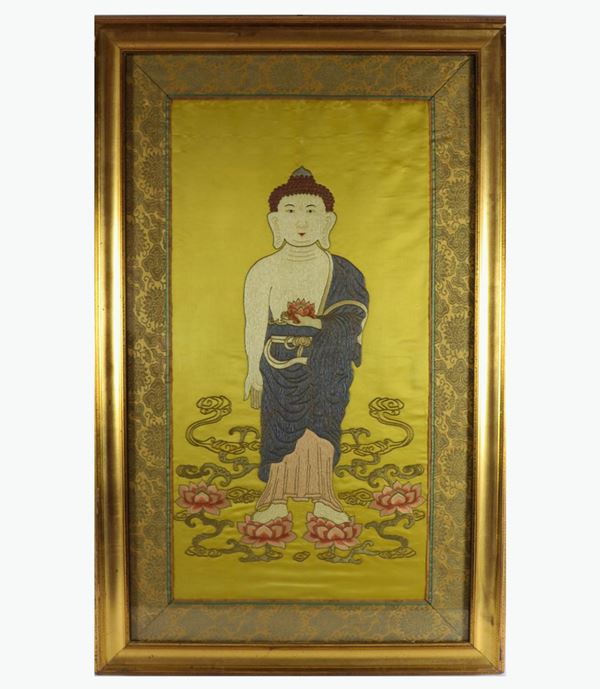 Antico pannello ricamato e dipinto su seta "Divinità orientale"