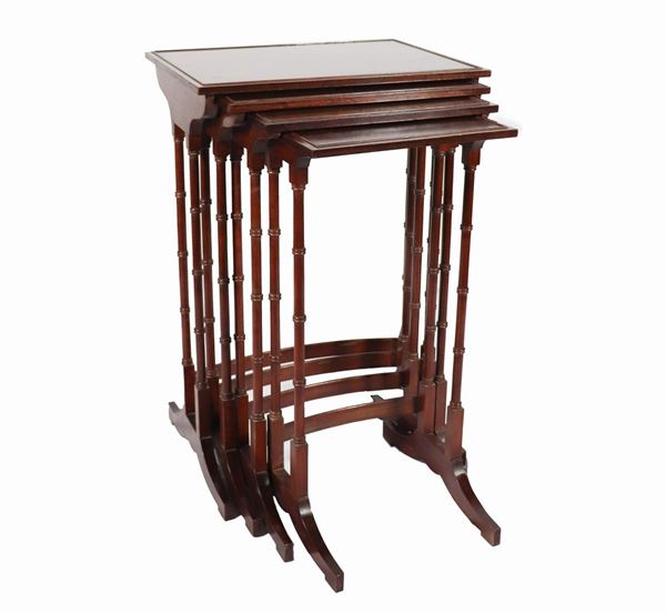 Nest of Edward VII English tables in mahogany