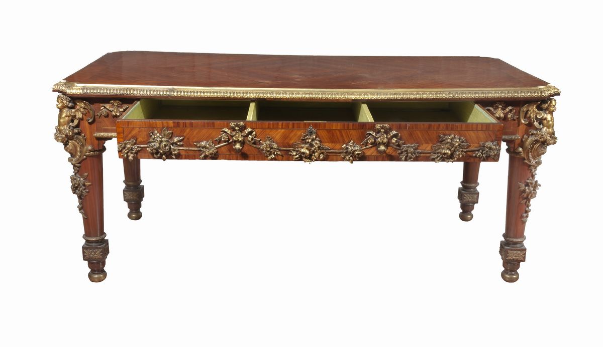 Tavolo scrivania da centro Napoleone III in bois de rose ed ebano viola