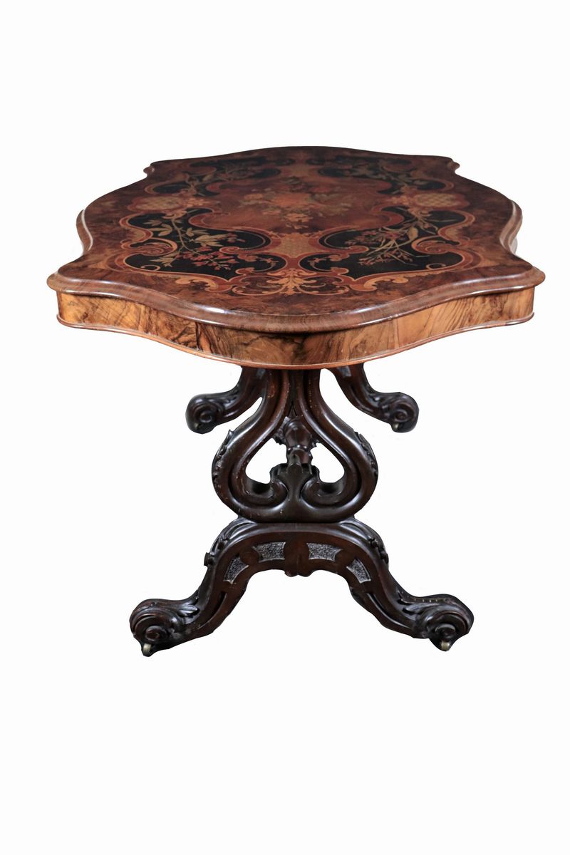 Tavolo da centro Napoleone III a forma ovale sagomata