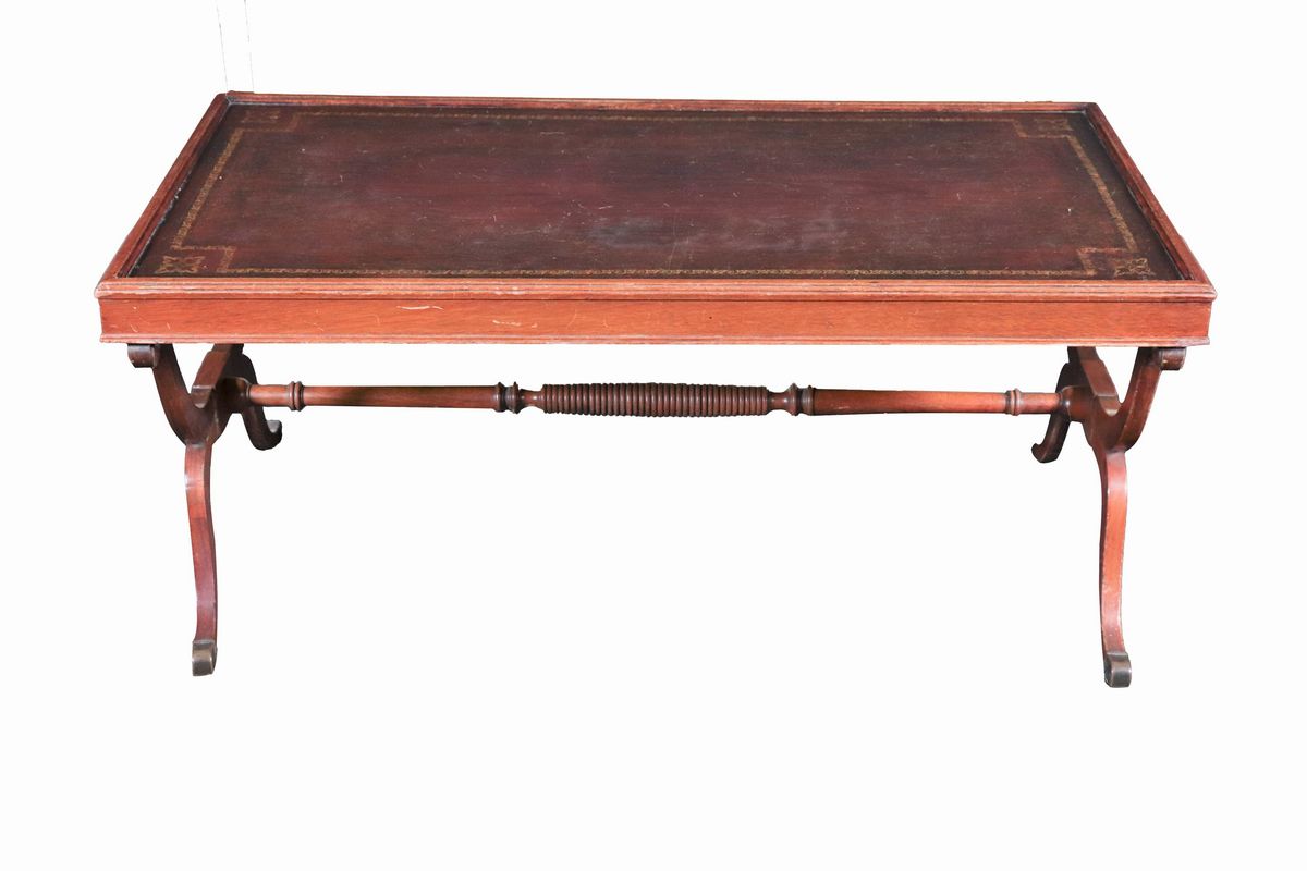 Tavolo da salotto inglese di linea Regency in mogano