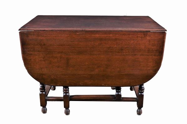 English table with oak strips