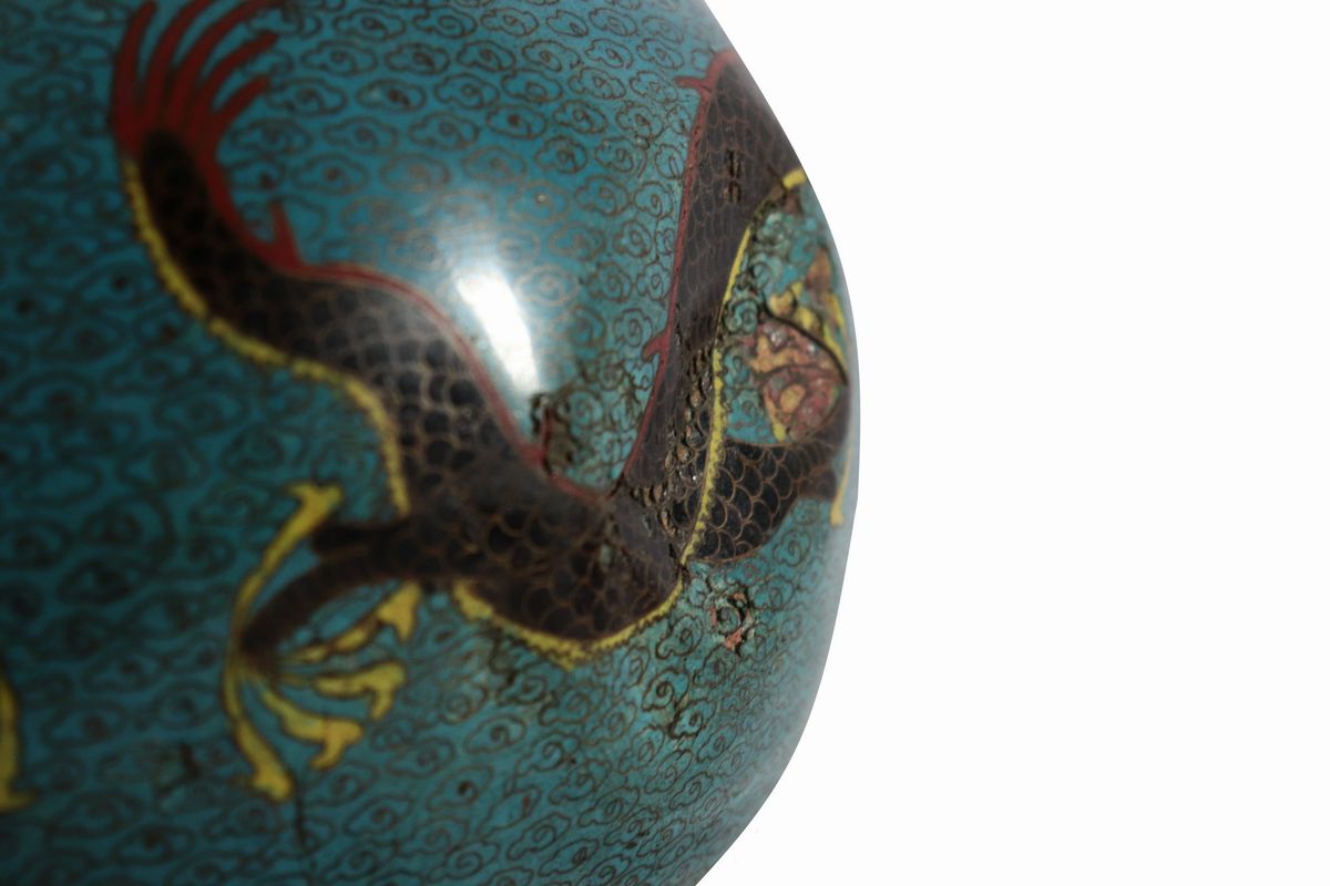 Antico vaso cinese in smalto cloisonnè celeste