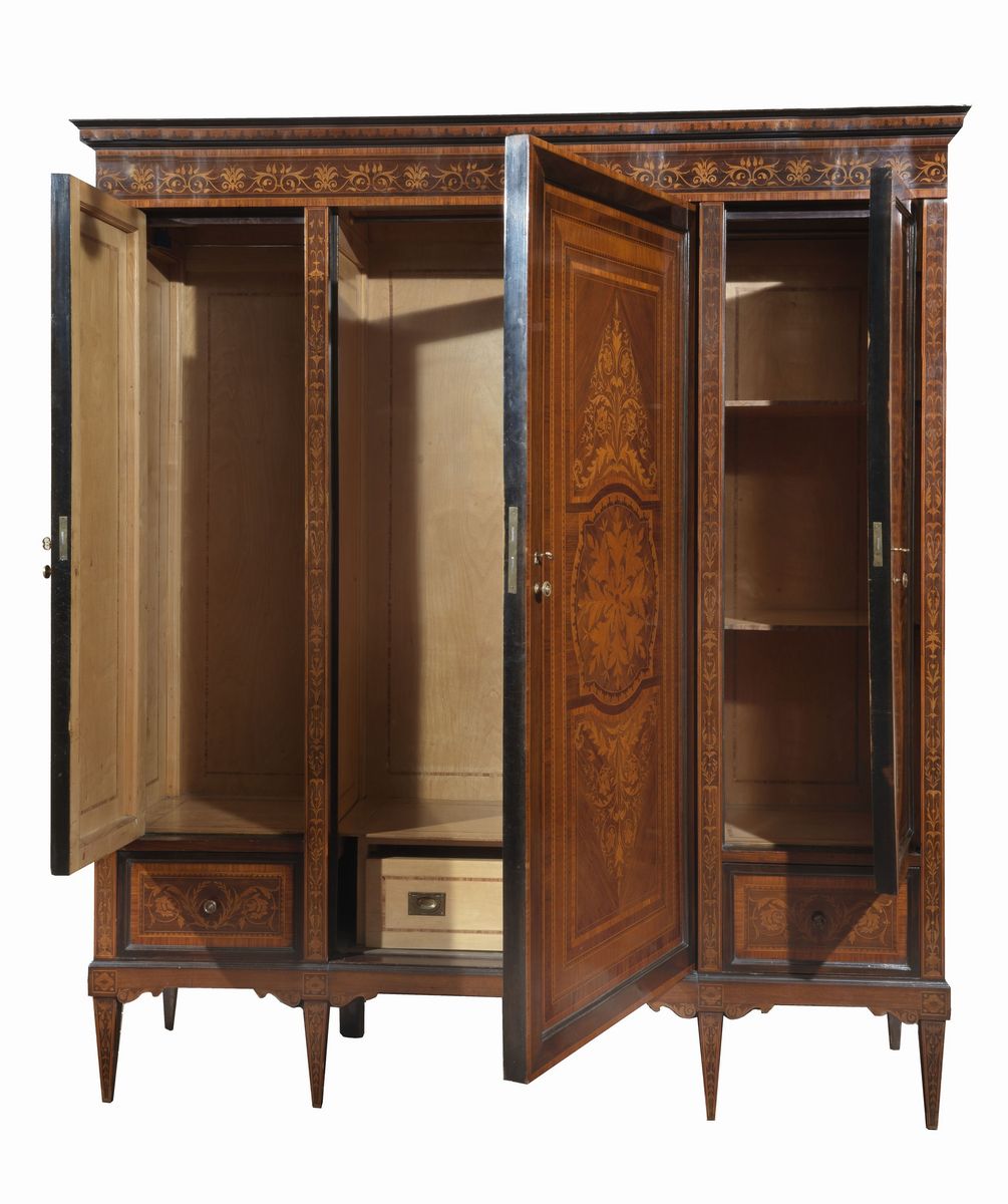 Armadio a tre sportelli e due tiretti in ebano viola e bois de rose