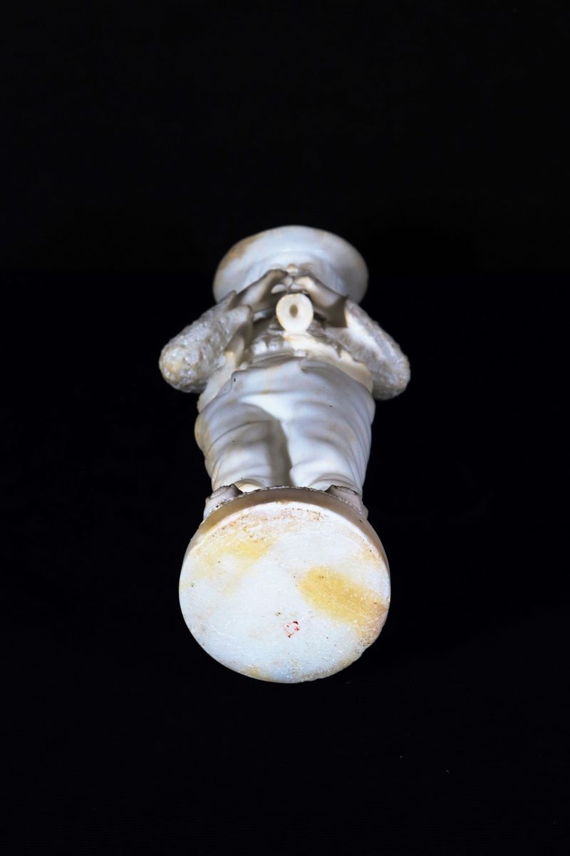Scultura "Pastorello abruzzese" in marmo bianco Alabastrino
