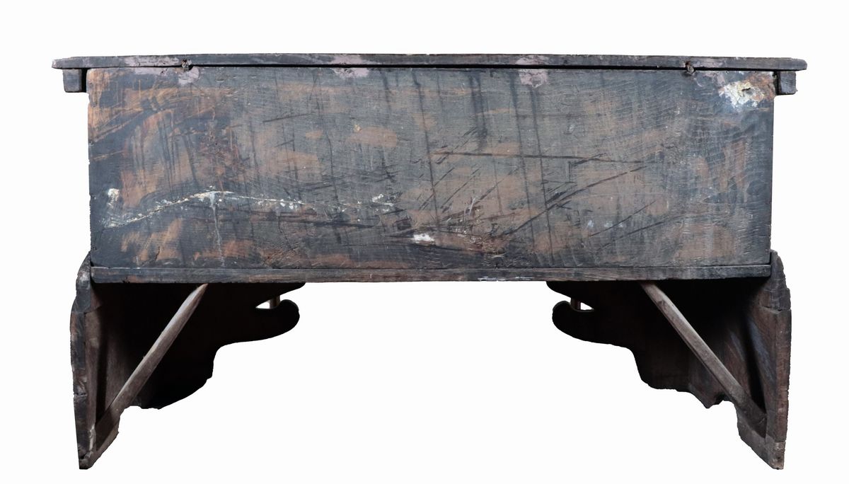 Antica cassapanca in castagno