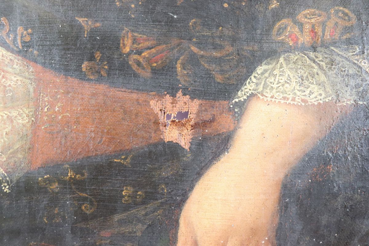 "Nobiluomo e nobildonna" coppia di dipinti ovali ad olio su tela