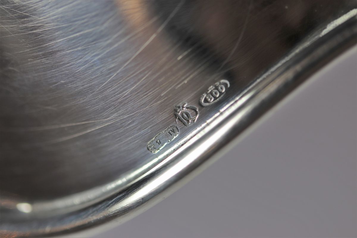 Grande centrotavola a forma ovale centinata in argento gr.1950