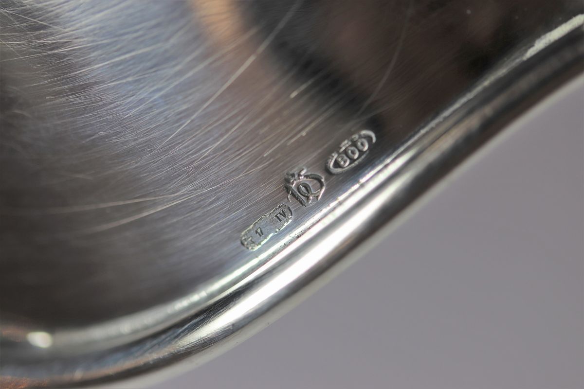 Grande centrotavola a forma ovale centinata in argento gr.1950