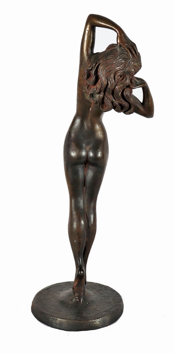 Antica scultura in bronzo "Nudo di giovane ragazza". Firmata e datata 1880.