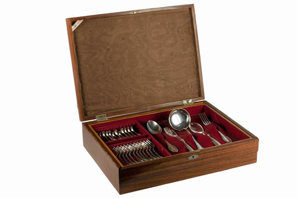 Silver cutlery set