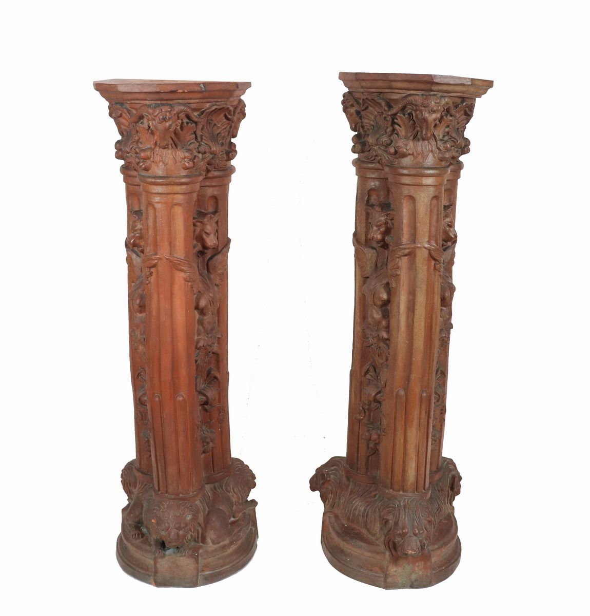 Coppia di colonne Liberty in terracotta