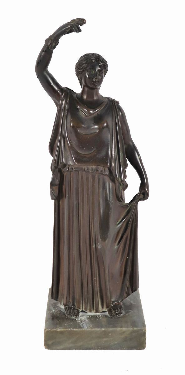 Antica scultura in bronzo "Vestale"