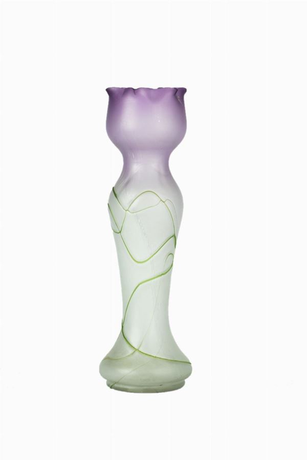 Vaso Francese Liberty in vetro opaco 