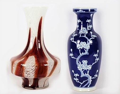 Lot of two glass and porcelain jars