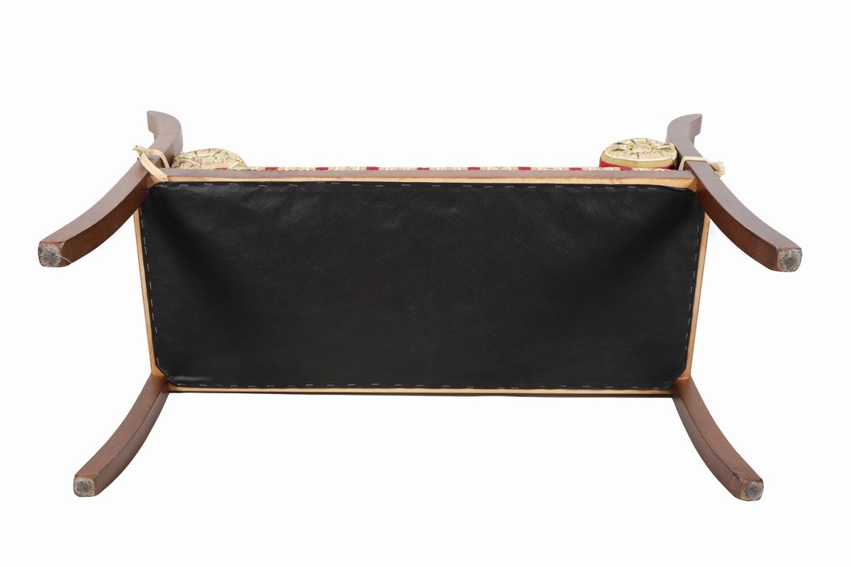 Panchetta da centro in noce