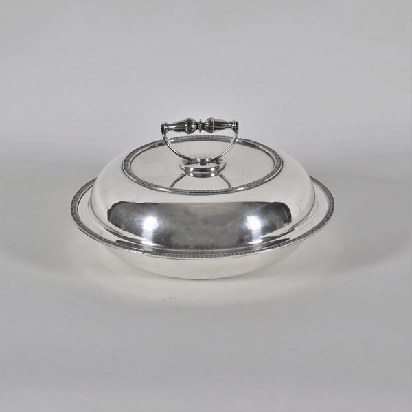 Round vegetable dish in silver gr. 780