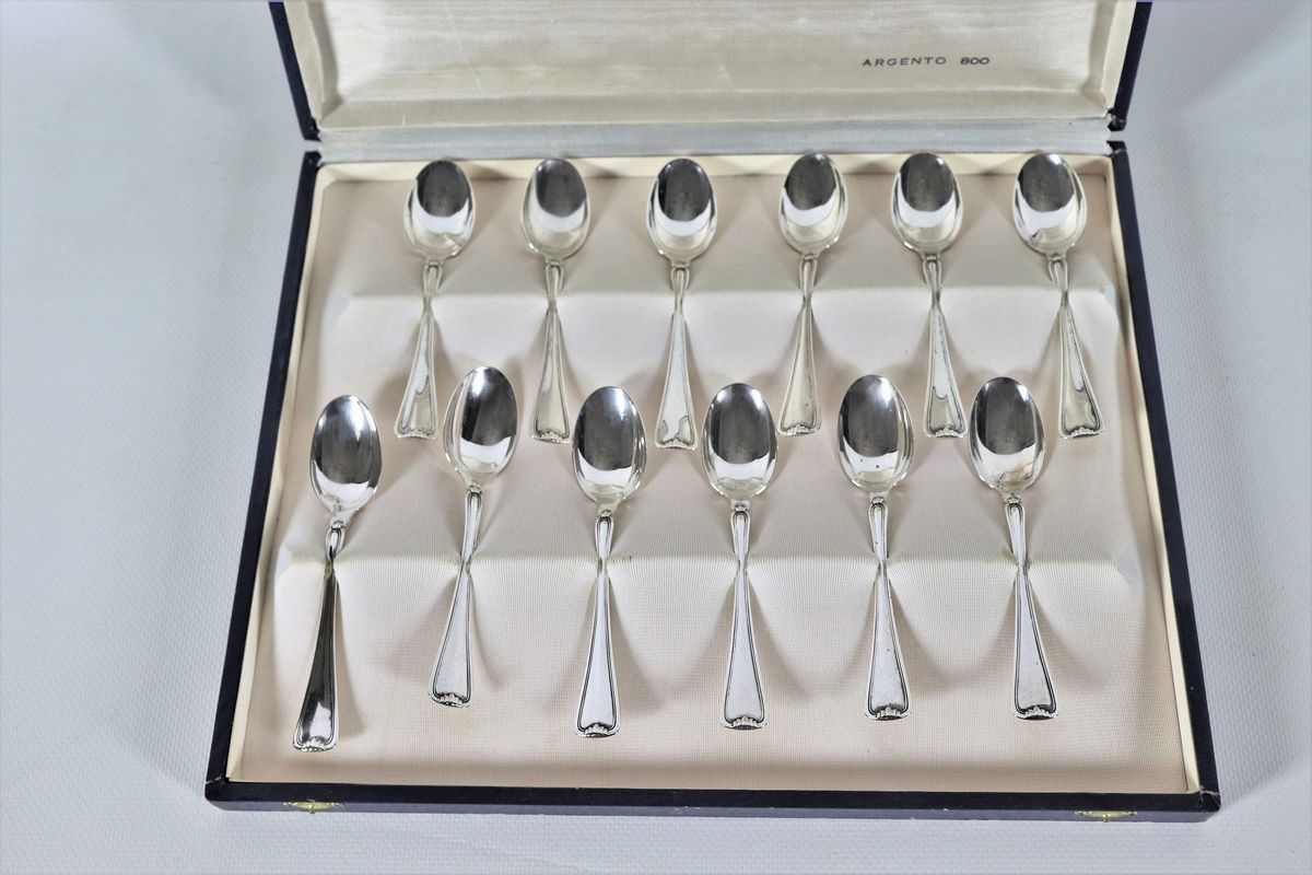 Set di dodici cucchiaini da tè in argento gr. 260