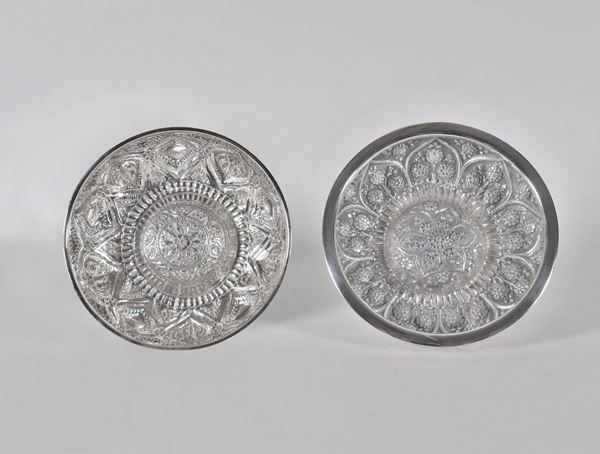 Due ciotole orientali in argento gr. 670